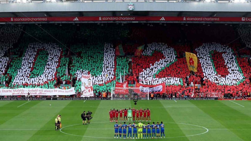 Liverpool - 5 Điểm Nhấn Trong Chiến Thắng Trước Bournemouth Các cổ động viên xúc động trong giây phút tri ân Jota